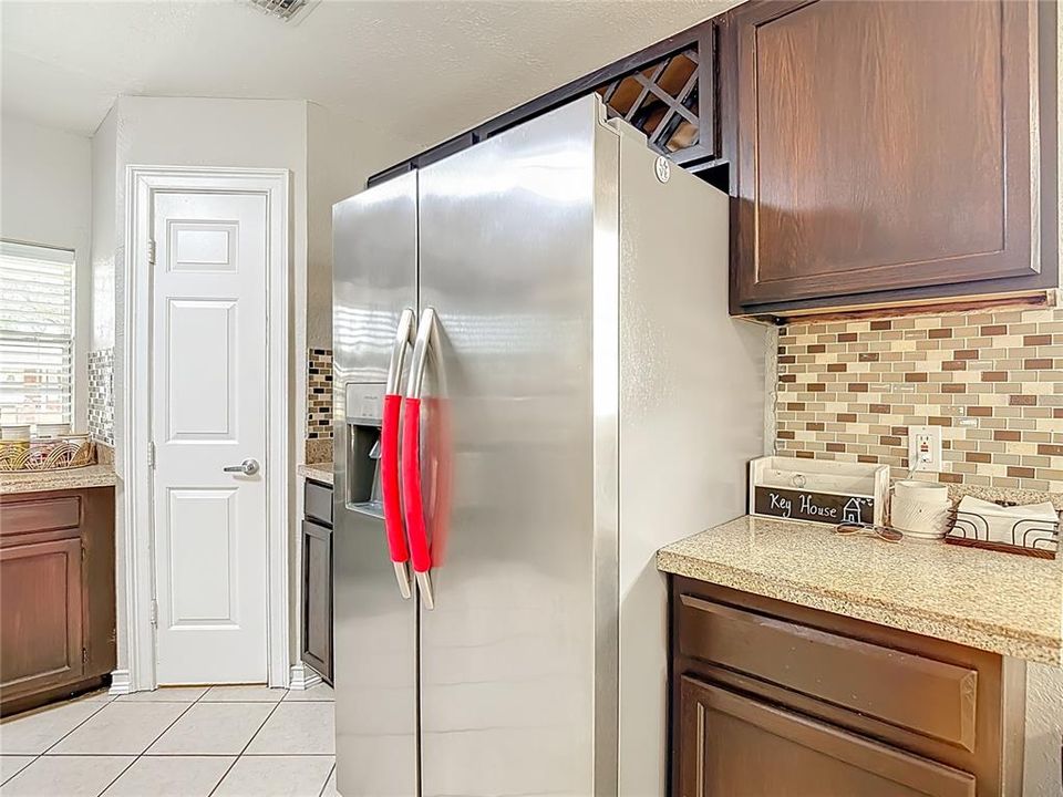 For Sale: $405,000 (4 beds, 2 baths, 1886 Square Feet)