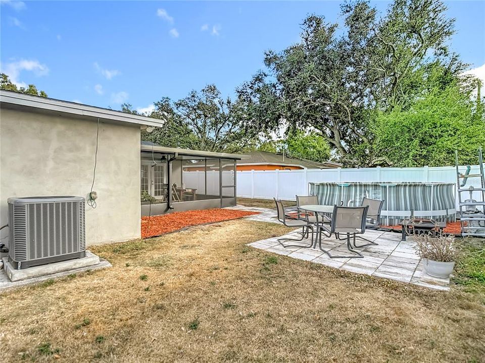 For Sale: $405,000 (4 beds, 2 baths, 1886 Square Feet)