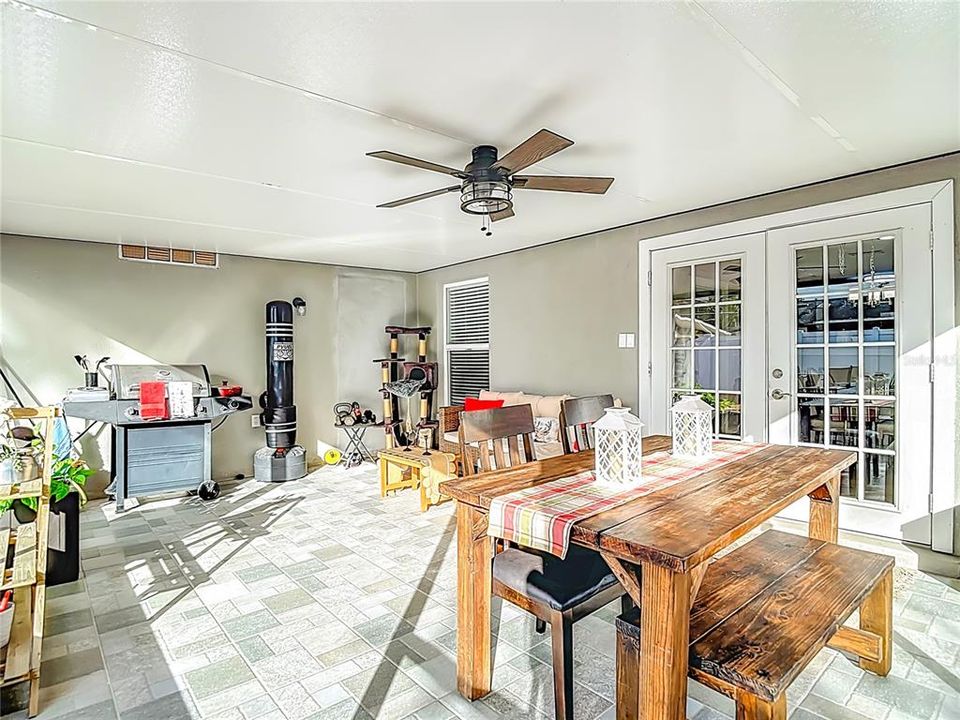 For Sale: $405,000 (4 beds, 2 baths, 1886 Square Feet)