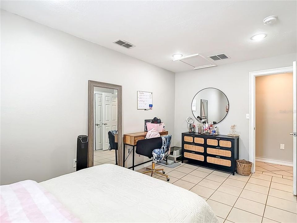 For Sale: $405,000 (4 beds, 2 baths, 1886 Square Feet)