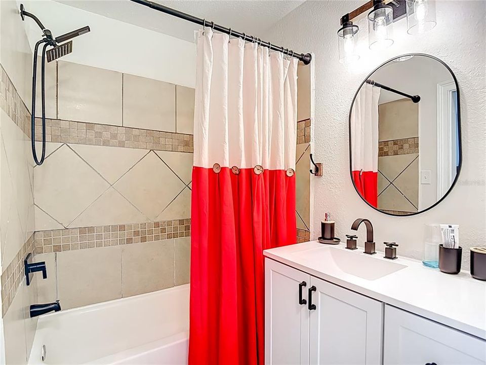 For Sale: $405,000 (4 beds, 2 baths, 1886 Square Feet)