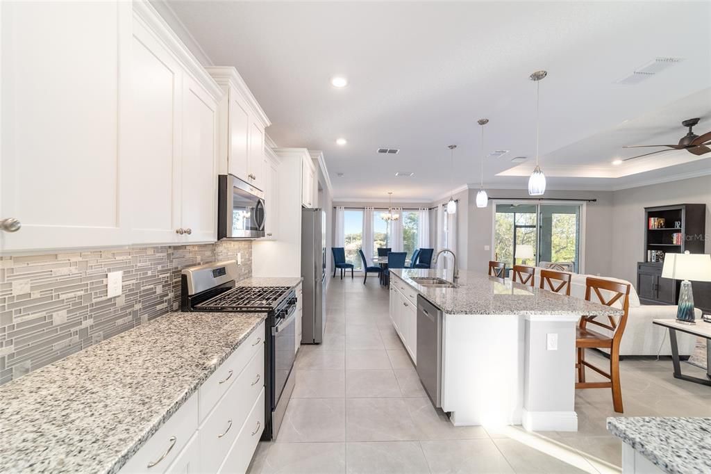 На продажу: $449,900 (3 спален, 2 ванн, 2275 Квадратных фут)