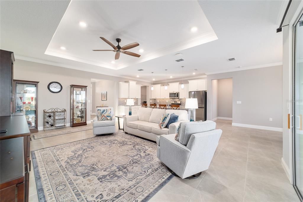 На продажу: $449,900 (3 спален, 2 ванн, 2275 Квадратных фут)