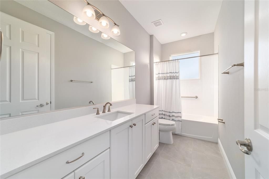 На продажу: $449,900 (3 спален, 2 ванн, 2275 Квадратных фут)