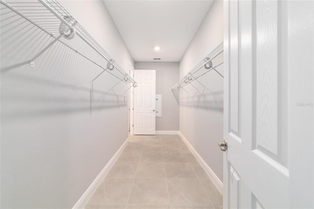 На продажу: $449,900 (3 спален, 2 ванн, 2275 Квадратных фут)