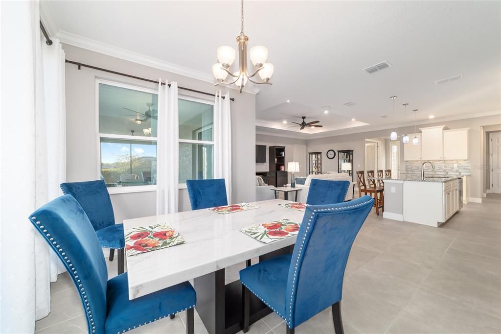 На продажу: $449,900 (3 спален, 2 ванн, 2275 Квадратных фут)