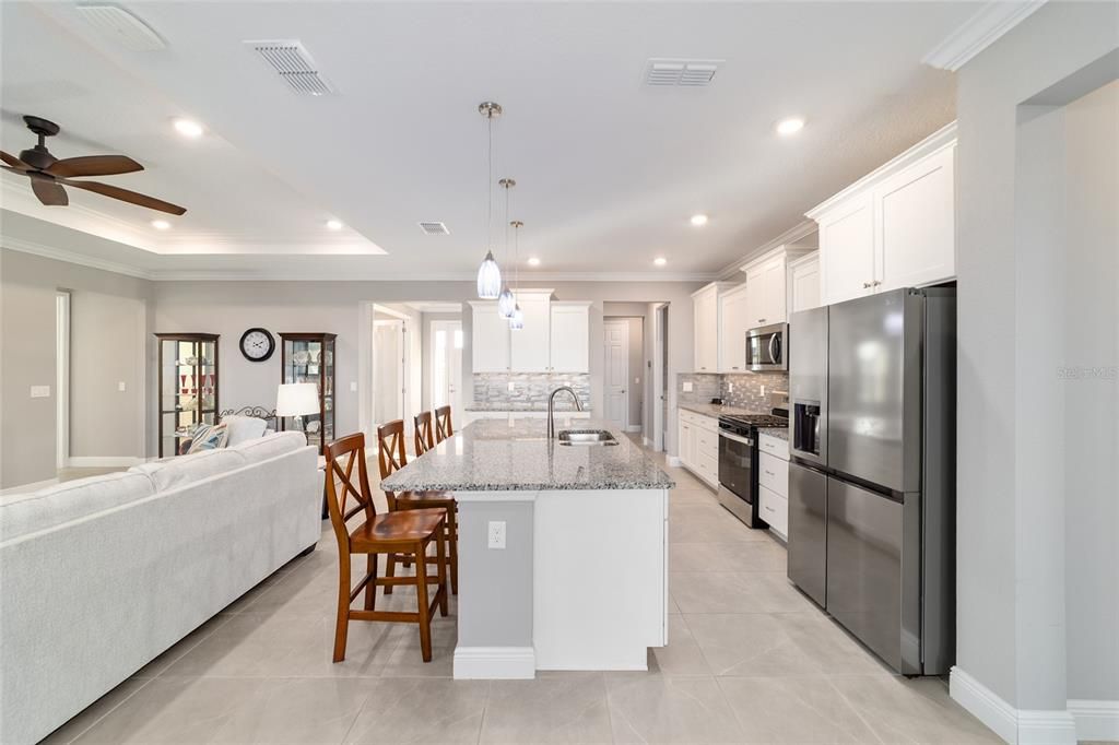 На продажу: $449,900 (3 спален, 2 ванн, 2275 Квадратных фут)