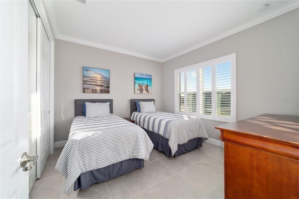 На продажу: $449,900 (3 спален, 2 ванн, 2275 Квадратных фут)