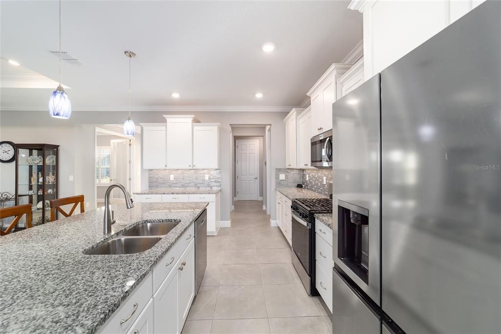 На продажу: $449,900 (3 спален, 2 ванн, 2275 Квадратных фут)