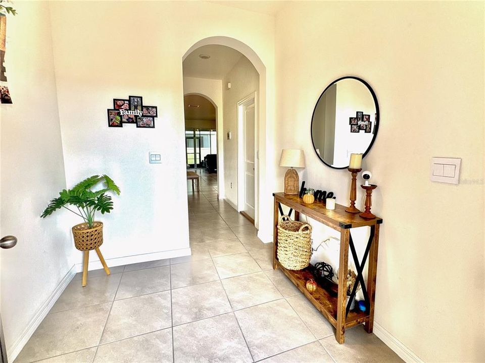 For Rent: $2,000 (3 beds, 2 baths, 1673 Square Feet)