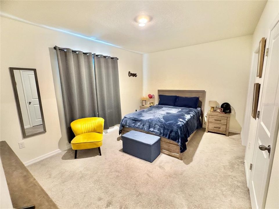 For Rent: $2,000 (3 beds, 2 baths, 1673 Square Feet)