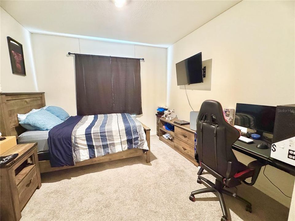 For Rent: $2,000 (3 beds, 2 baths, 1673 Square Feet)