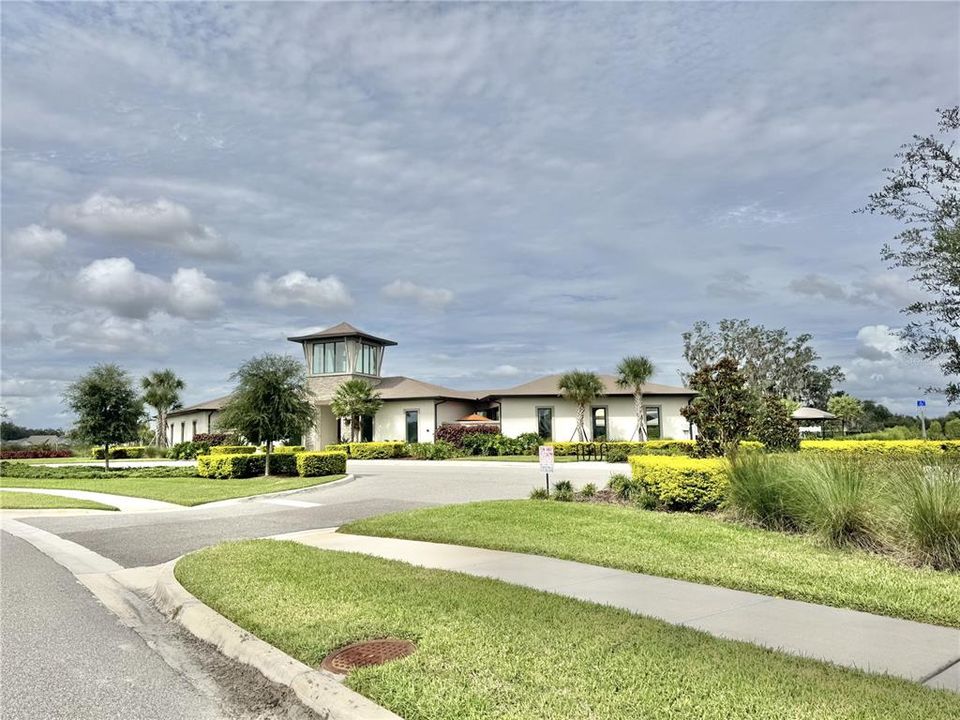 For Rent: $2,000 (3 beds, 2 baths, 1673 Square Feet)