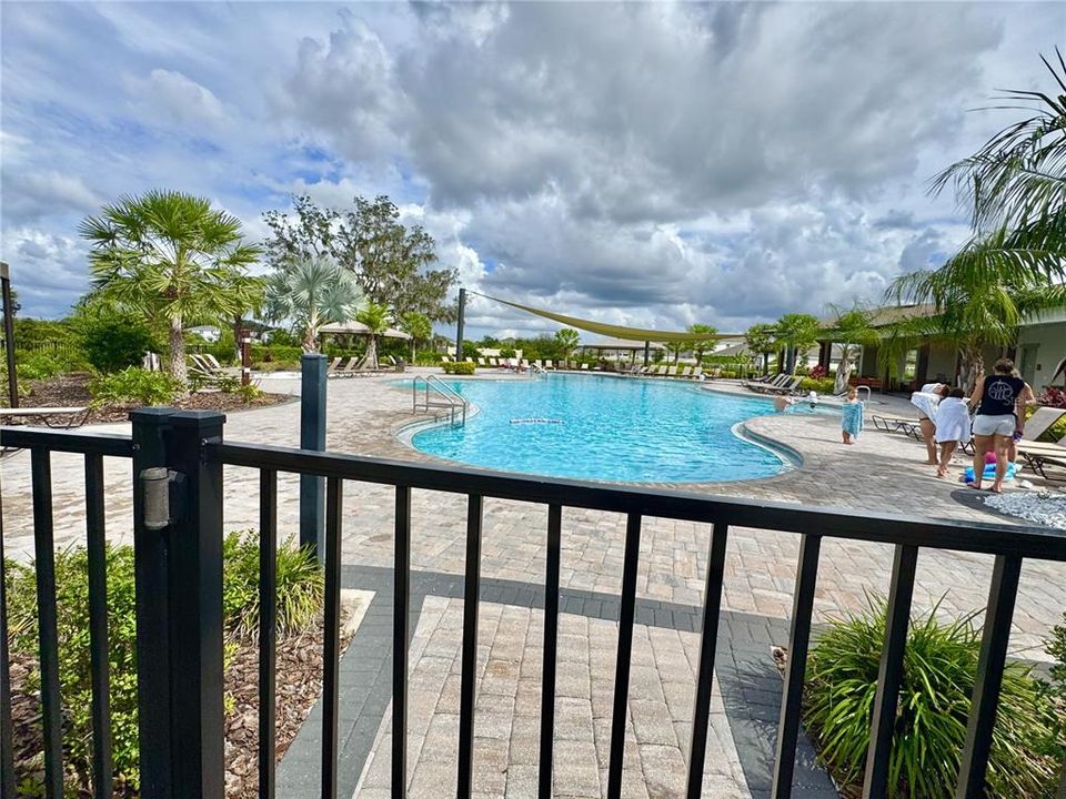 For Rent: $2,000 (3 beds, 2 baths, 1673 Square Feet)