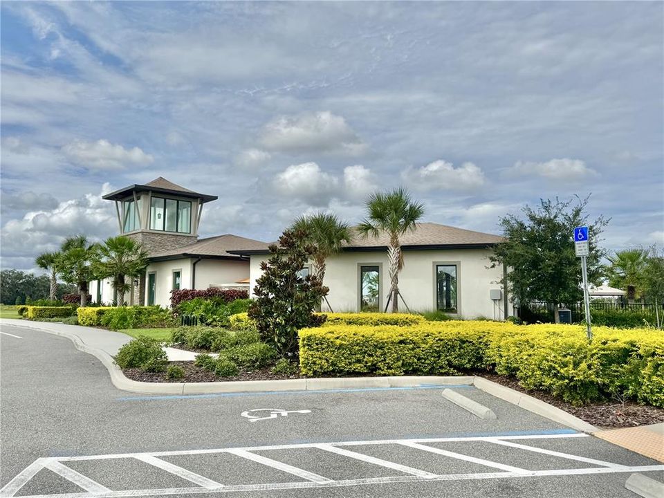 For Rent: $2,000 (3 beds, 2 baths, 1673 Square Feet)