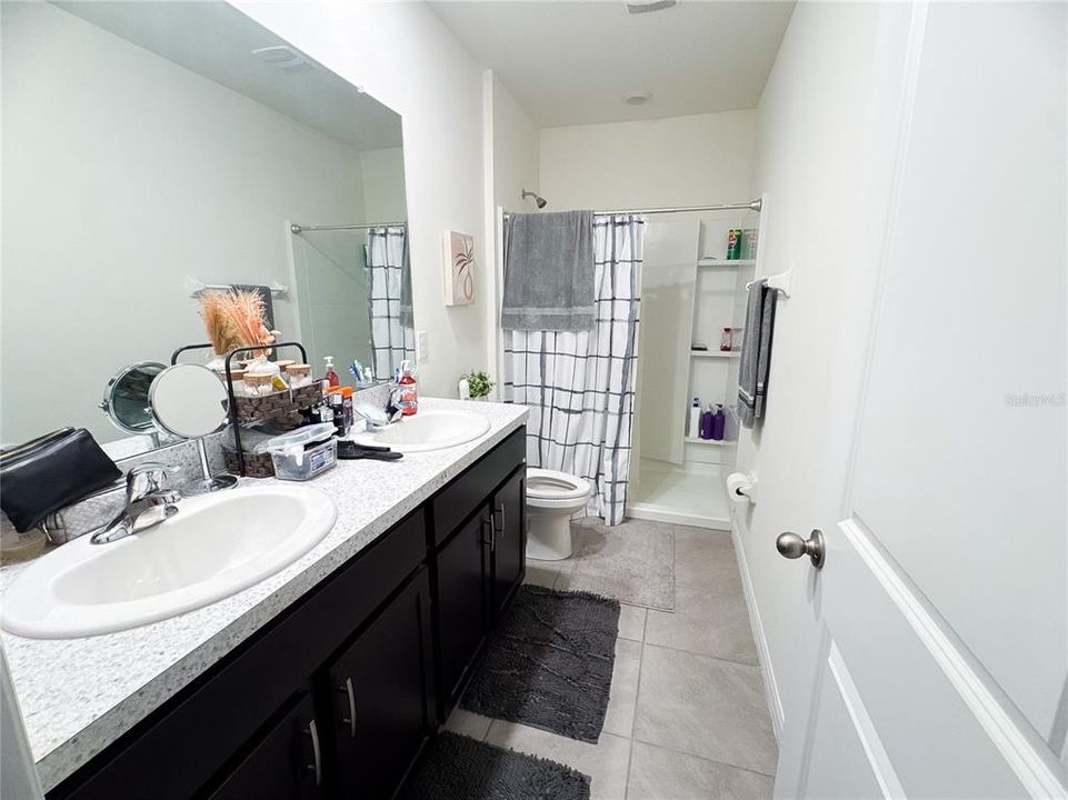 For Rent: $2,000 (3 beds, 2 baths, 1673 Square Feet)