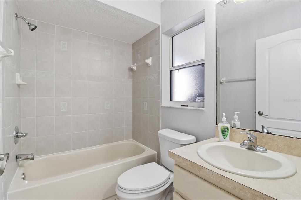 待售: $250,000 (3 贝兹, 2 浴室, 1364 平方英尺)