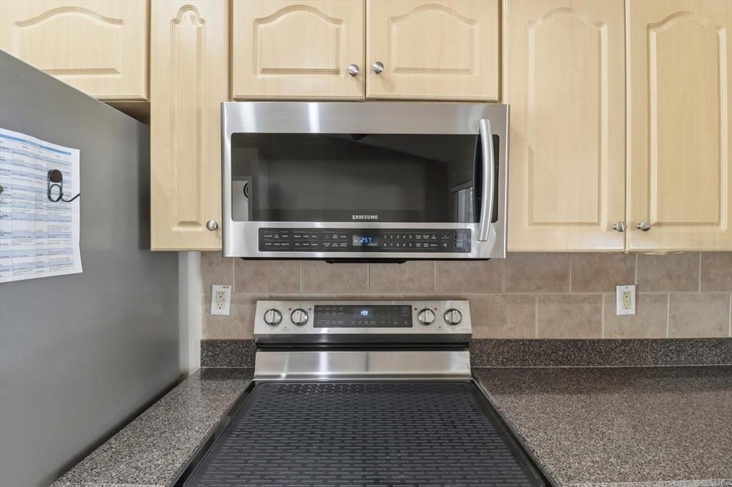 待售: $250,000 (3 贝兹, 2 浴室, 1364 平方英尺)