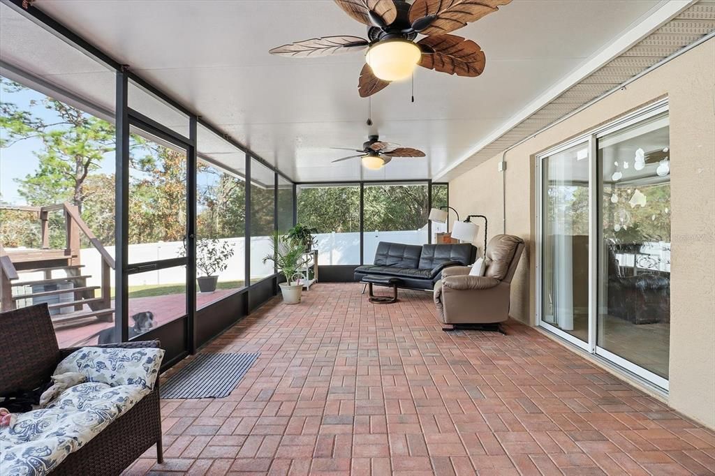 待售: $250,000 (3 贝兹, 2 浴室, 1364 平方英尺)