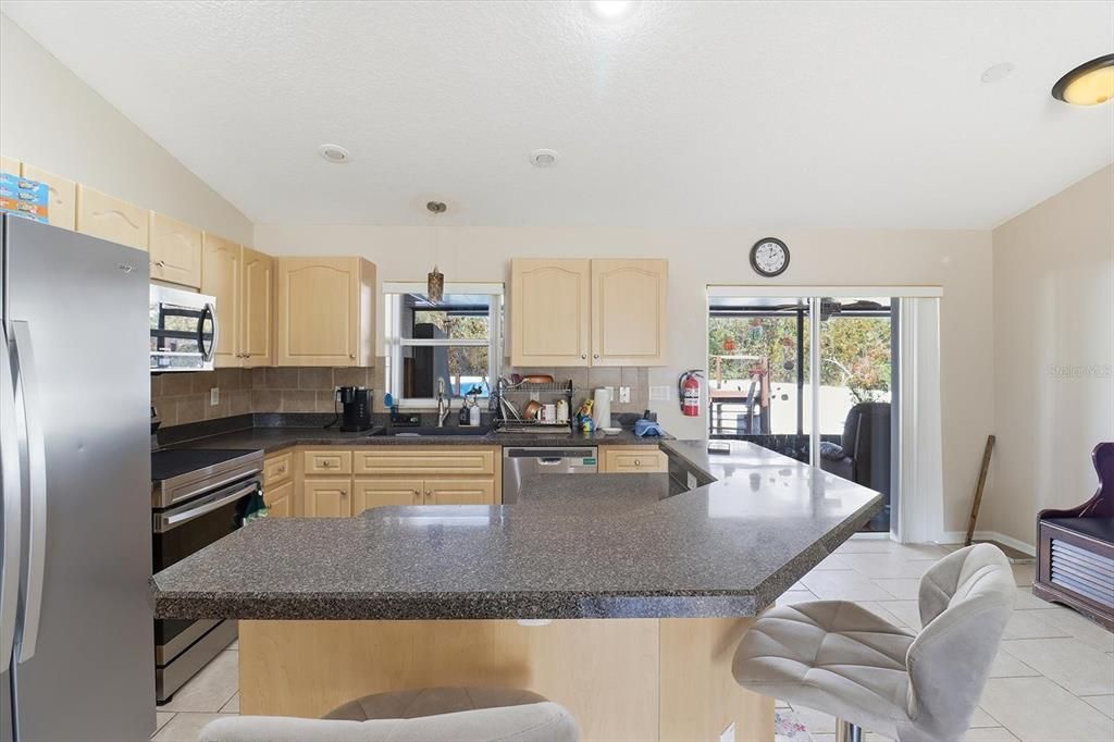 待售: $250,000 (3 贝兹, 2 浴室, 1364 平方英尺)