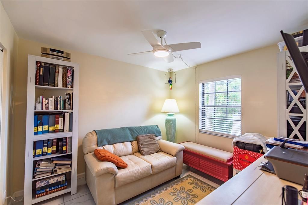 For Sale: $175,000 (3 beds, 2 baths, 1011 Square Feet)
