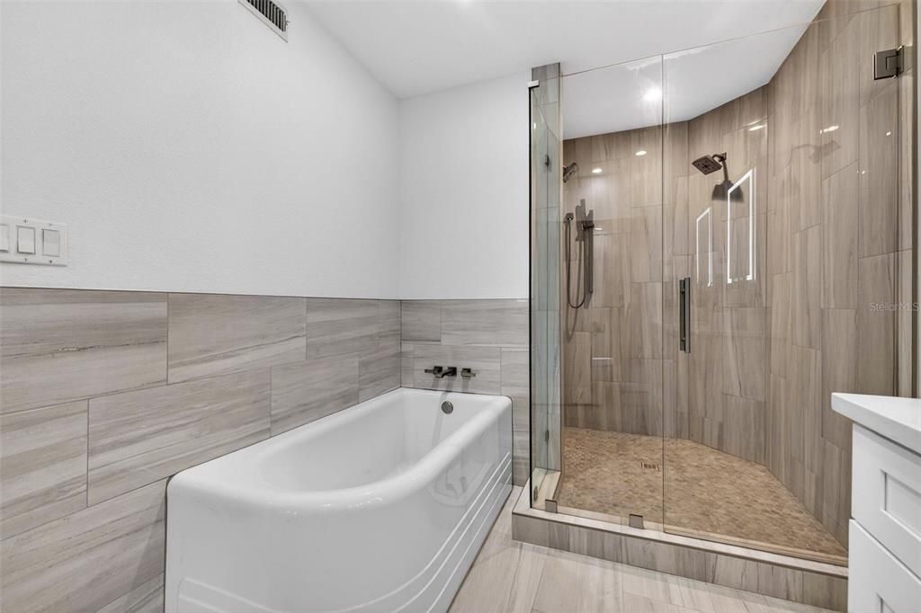 En Renta: $6,000 (3 camas, 2 baños, 2035 Pies cuadrados)