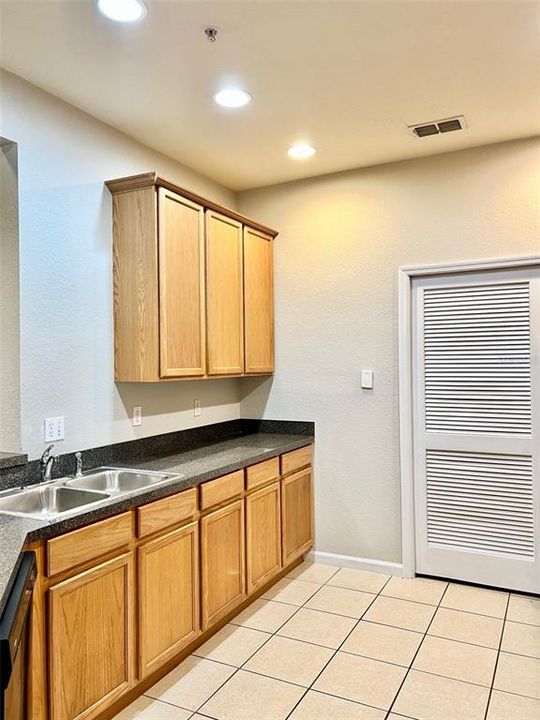 For Rent: $1,925 (3 beds, 2 baths, 1433 Square Feet)