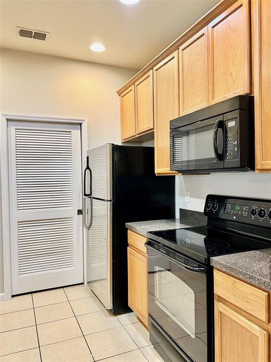 For Rent: $1,925 (3 beds, 2 baths, 1433 Square Feet)