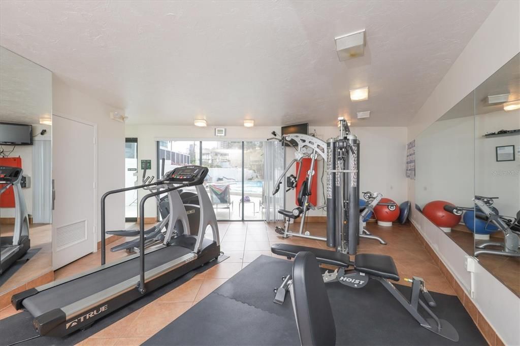 出租: $5,500 (2 贝兹, 2 浴室, 1642 平方英尺)