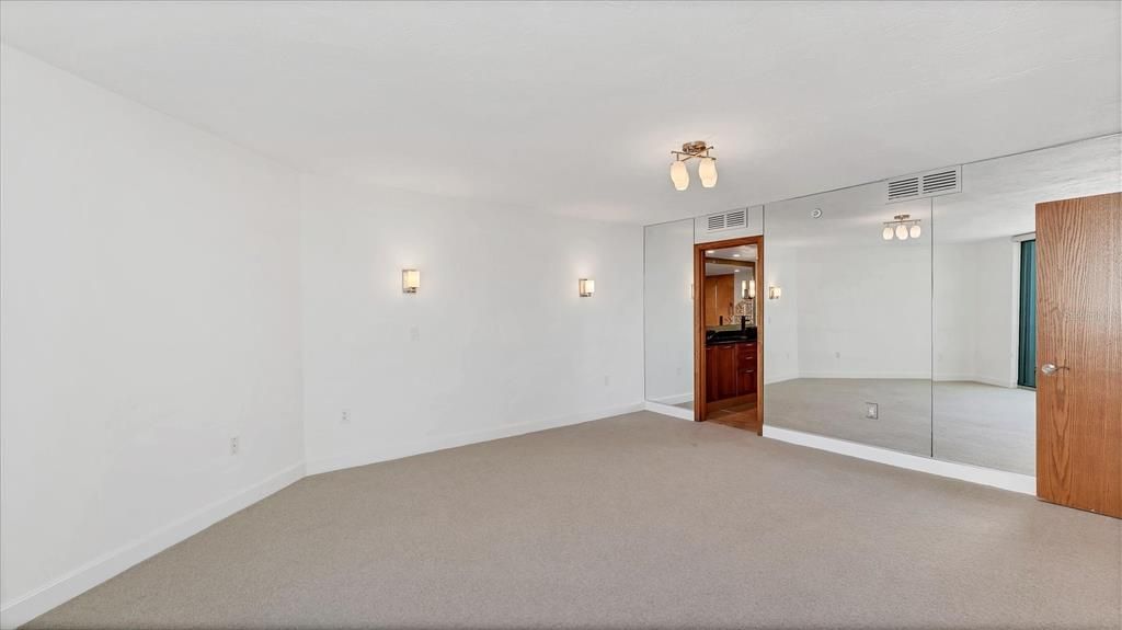 出租: $5,500 (2 贝兹, 2 浴室, 1642 平方英尺)