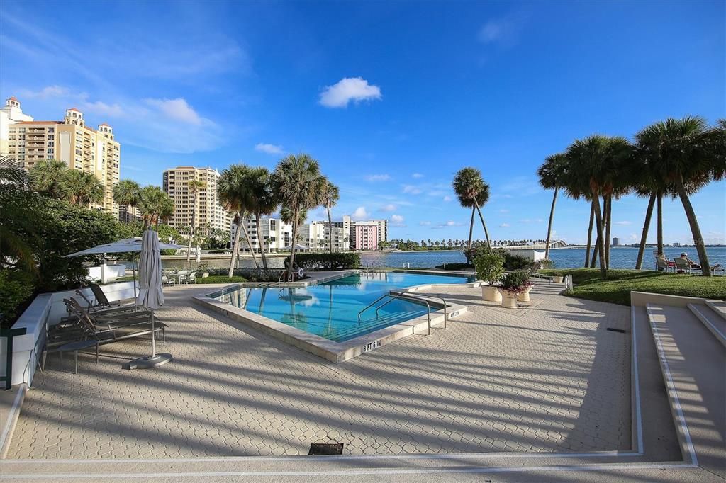 出租: $5,500 (2 贝兹, 2 浴室, 1642 平方英尺)