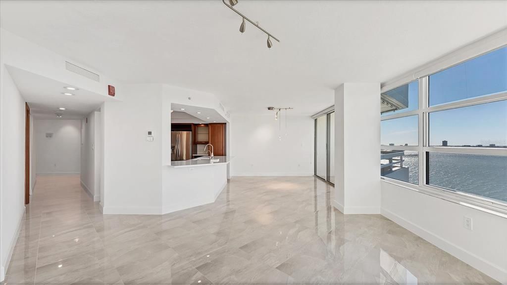 出租: $5,500 (2 贝兹, 2 浴室, 1642 平方英尺)