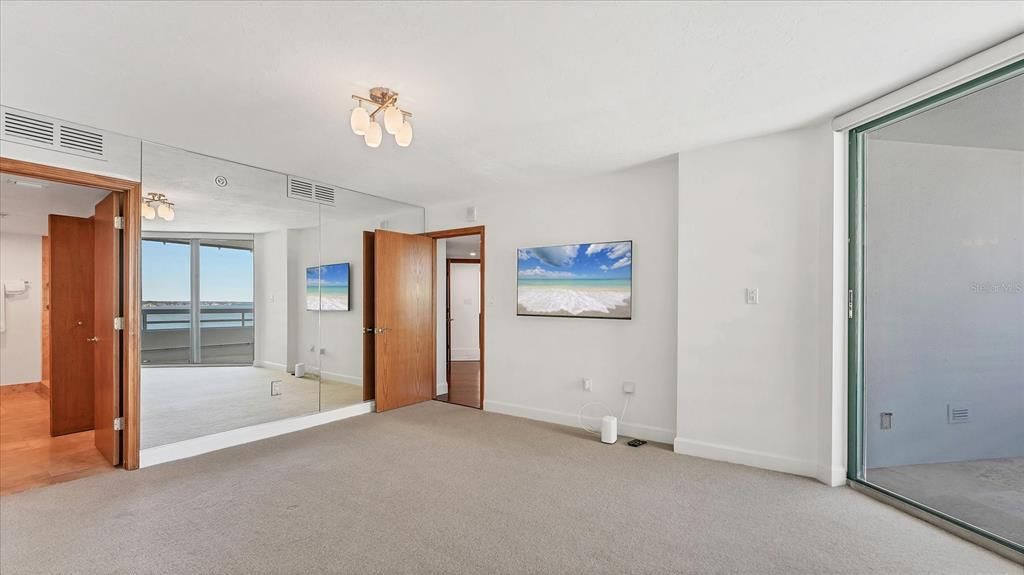 出租: $5,500 (2 贝兹, 2 浴室, 1642 平方英尺)