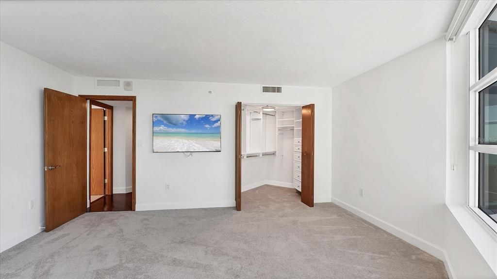 出租: $5,500 (2 贝兹, 2 浴室, 1642 平方英尺)