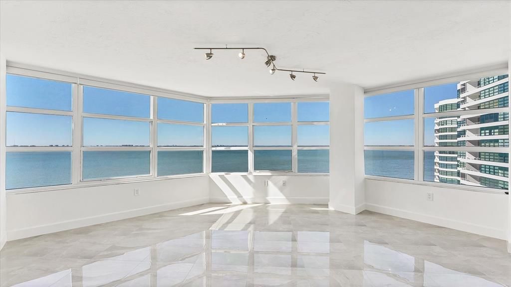 出租: $5,500 (2 贝兹, 2 浴室, 1642 平方英尺)