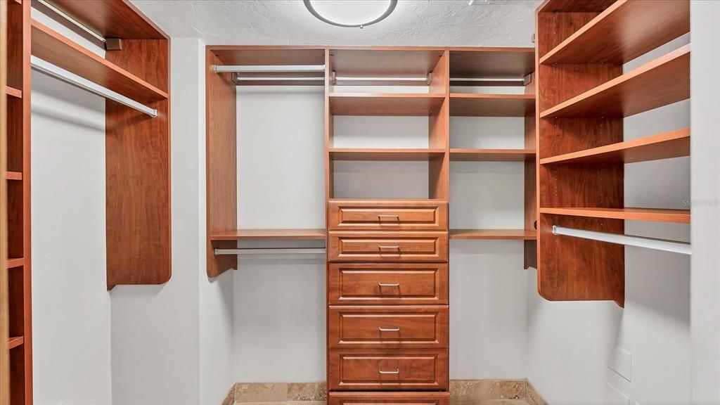 出租: $5,500 (2 贝兹, 2 浴室, 1642 平方英尺)