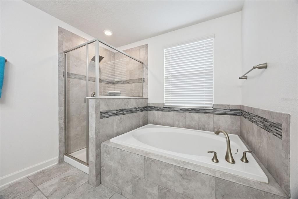 En Venta: $499,900 (3 camas, 2 baños, 2011 Pies cuadrados)