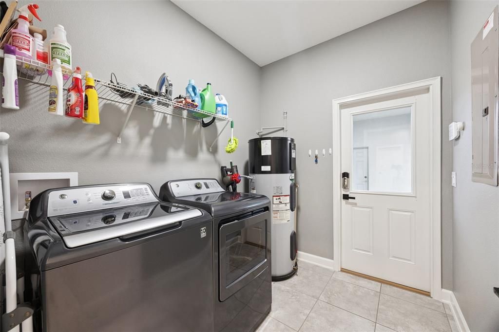 En Venta: $499,900 (3 camas, 2 baños, 2011 Pies cuadrados)