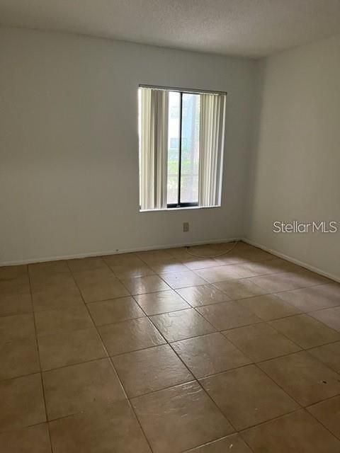 出租: $1,850 (2 贝兹, 2 浴室, 906 平方英尺)