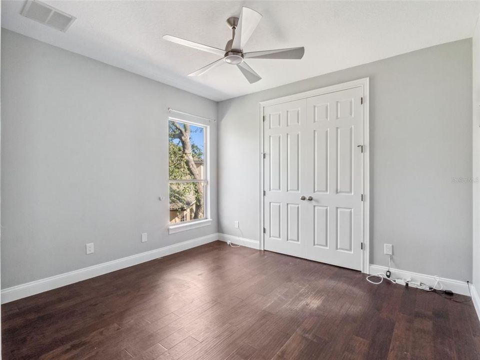 For Sale: $999,000 (5 beds, 4 baths, 3516 Square Feet)