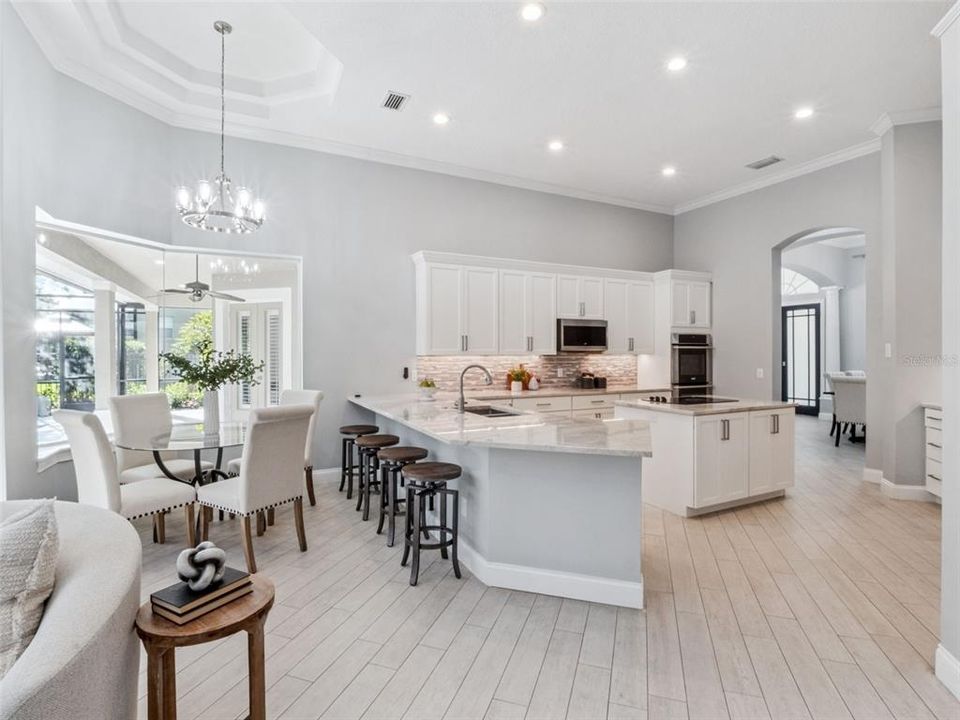 For Sale: $999,000 (5 beds, 4 baths, 3516 Square Feet)