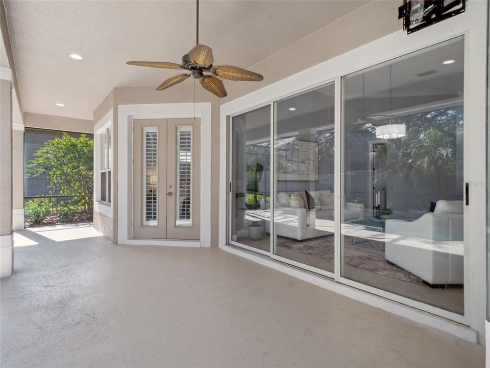 For Sale: $999,000 (5 beds, 4 baths, 3516 Square Feet)