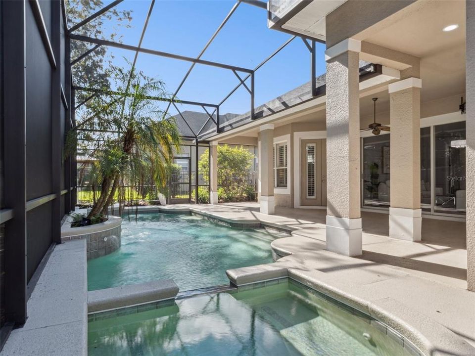 For Sale: $999,000 (5 beds, 4 baths, 3516 Square Feet)