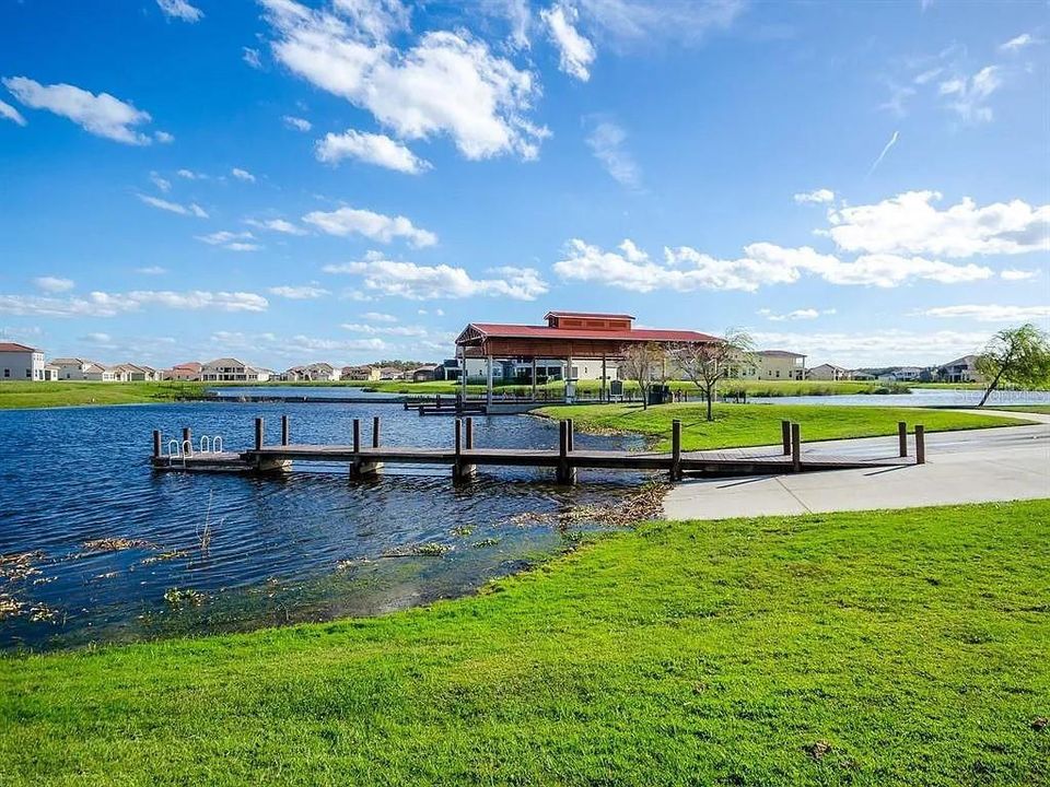 出租: $2,995 (4 贝兹, 3 浴室, 2452 平方英尺)