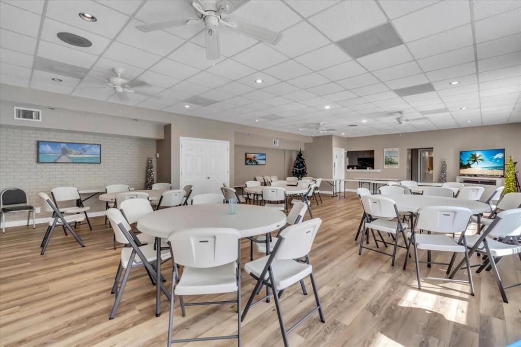 For Sale: $995,000 (2 beds, 2 baths, 1122 Square Feet)