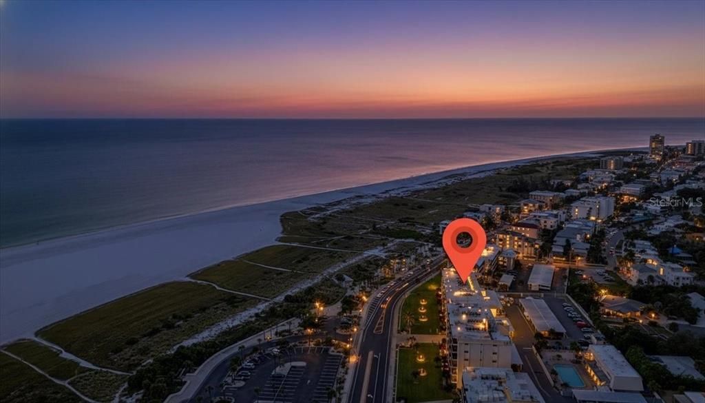 For Sale: $995,000 (2 beds, 2 baths, 1122 Square Feet)