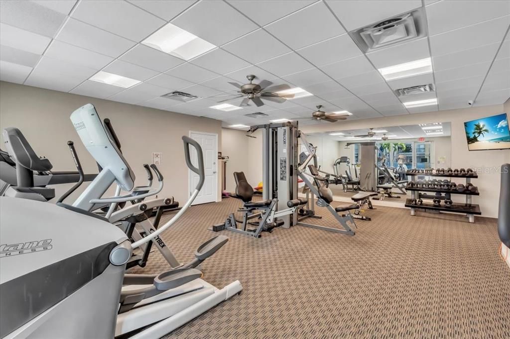 For Sale: $995,000 (2 beds, 2 baths, 1122 Square Feet)