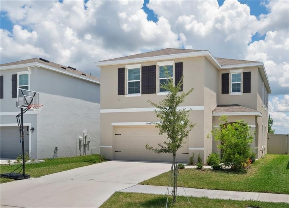 For Rent: $2,700 (4 beds, 2 baths, 2328 Square Feet)