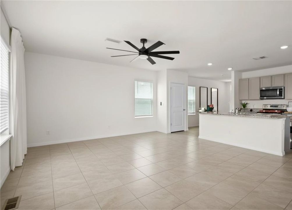 For Rent: $2,700 (4 beds, 2 baths, 2328 Square Feet)