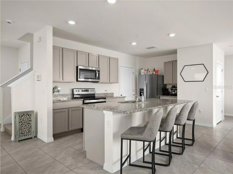 For Rent: $2,700 (4 beds, 2 baths, 2328 Square Feet)